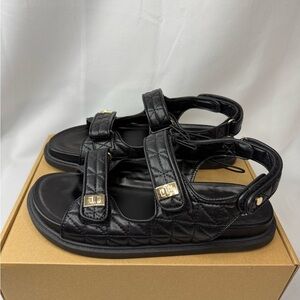 POP Yield Women’s size 9 Adjustable Strap Black Quilted Sandals Molded Footbed